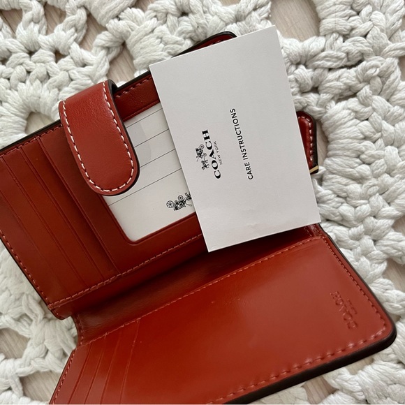 Coach Pink Wallet with C Logo - Picture 13 of 13